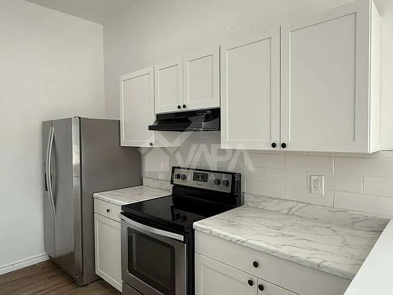 8750 Shallow Ridge Dr — Photo 4