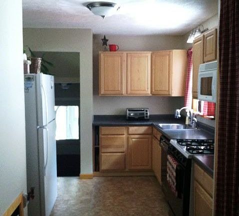 5th image of 825 E Highland Ave
