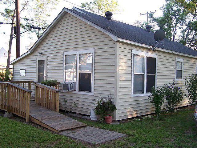 1st image of 208 Shropshire St