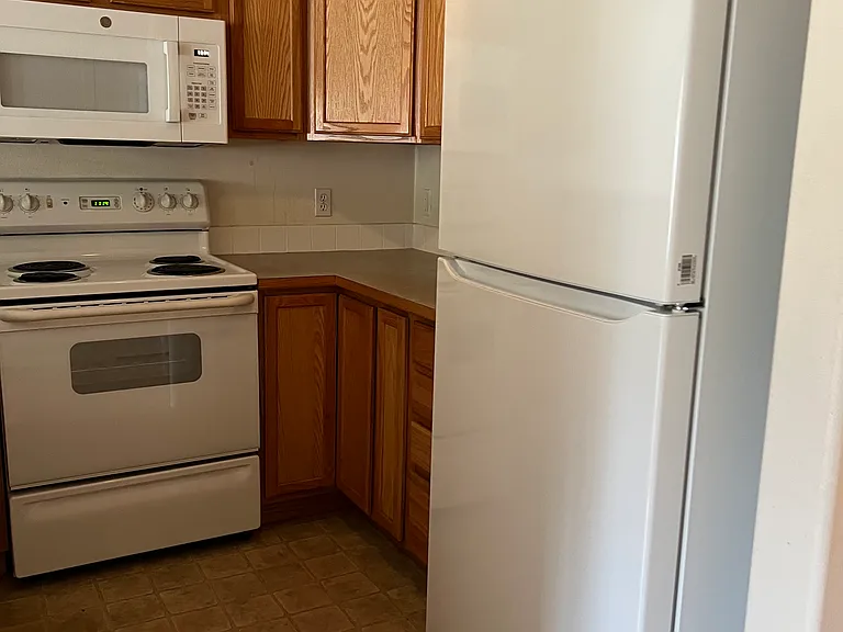 1505-1519 W Hyacinth Ln — Photo 5