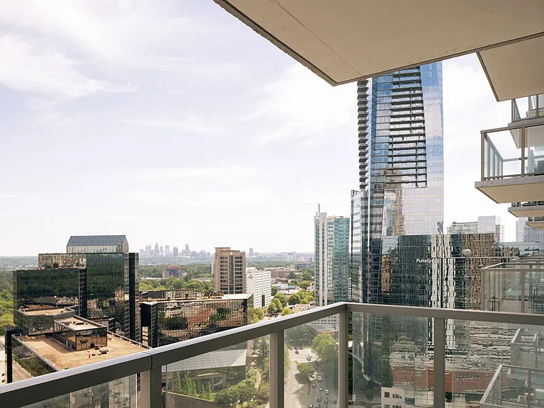 Elora at Buckhead — Photo 41