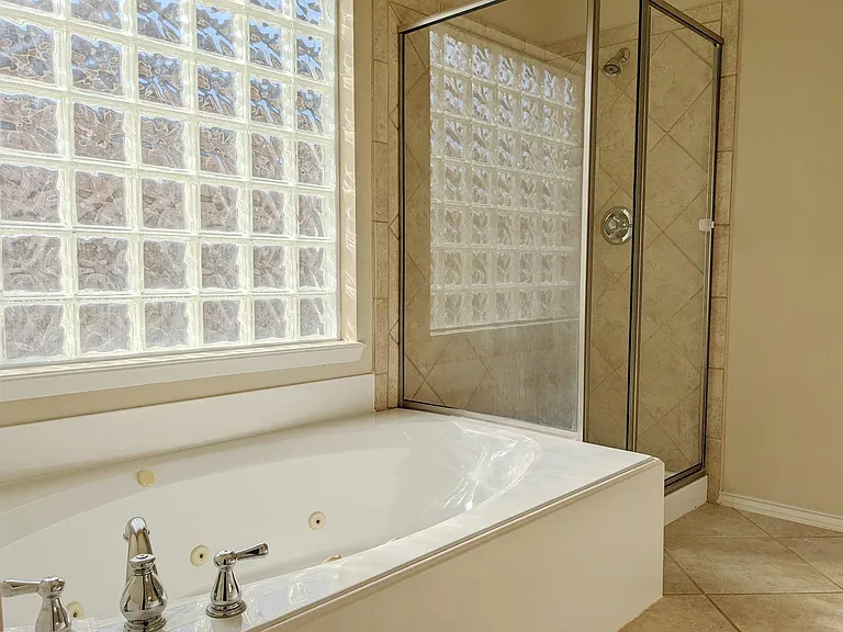 13610 Orchard Wind Ln — Photo 9