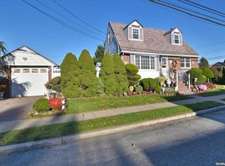 1056 Merillon Ave, Westbury, NY 11590