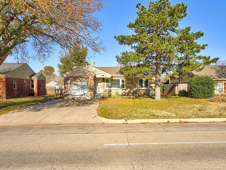 3135 NW Grand Blvd — Photo 42