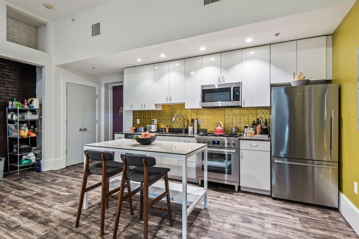 next background image