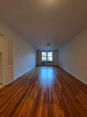 Rented by NYC Realty Brokers LLC | media 2