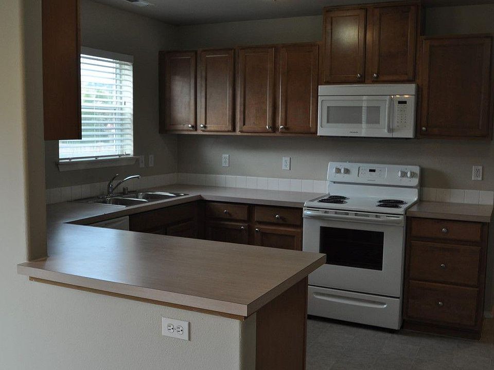 2nd image of 1123 Riddell Ave NE #1123