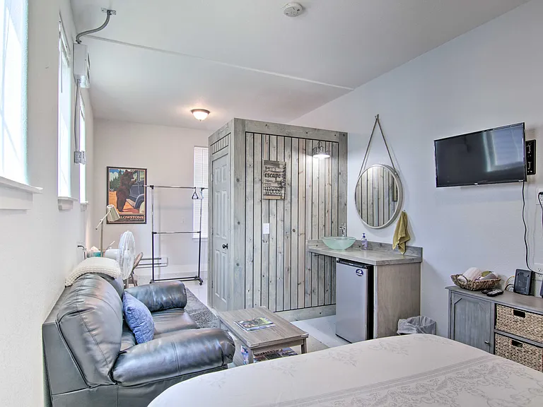 4208 Benepe St #B — Photo 7
