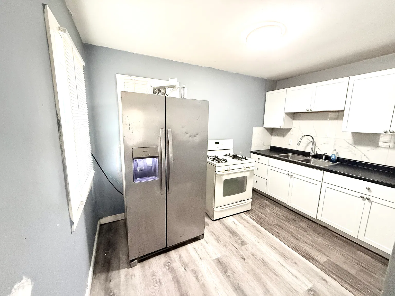 3 bed, 1200 sqft, $1,950 — Photo 3