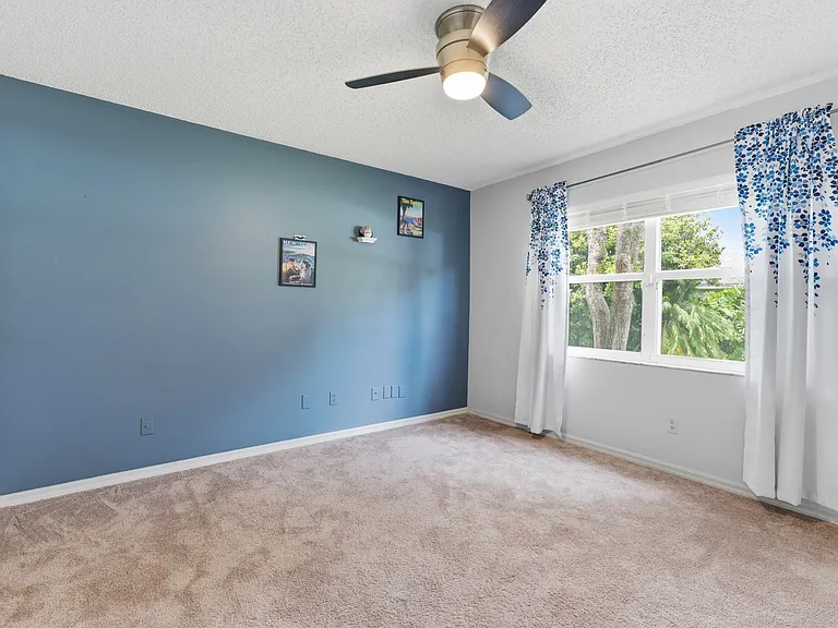 6513 Thoroughbred Loop — Photo 48