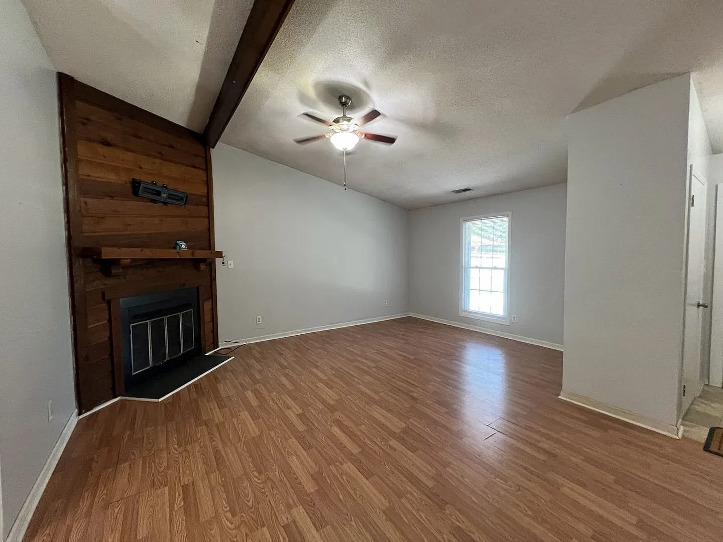 Cozy 3 Bedroom, 1.5 Bath Home in Brynn Marr — Photo 3