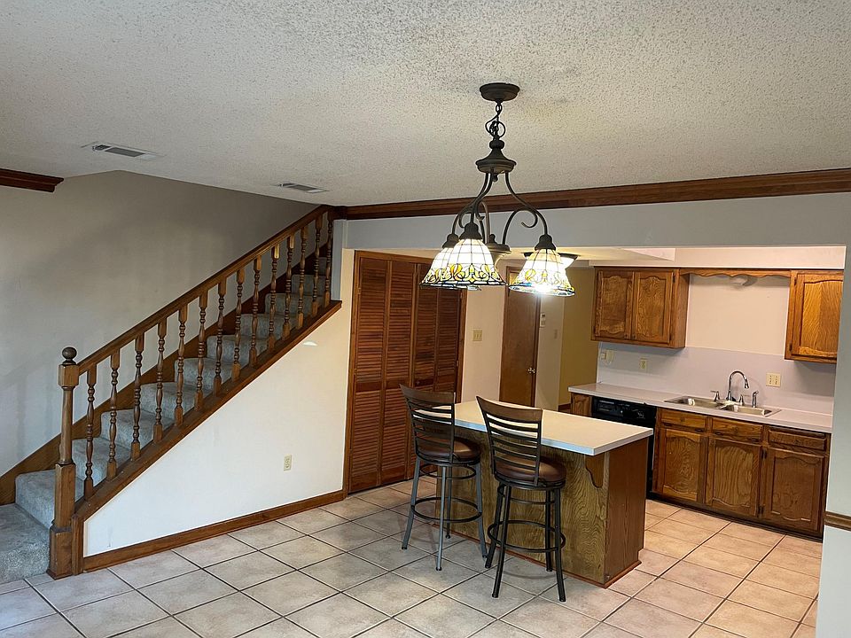 Dining/Kitchen