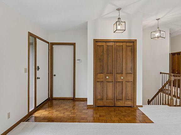 5th image of 9526 Woodbridge Rd