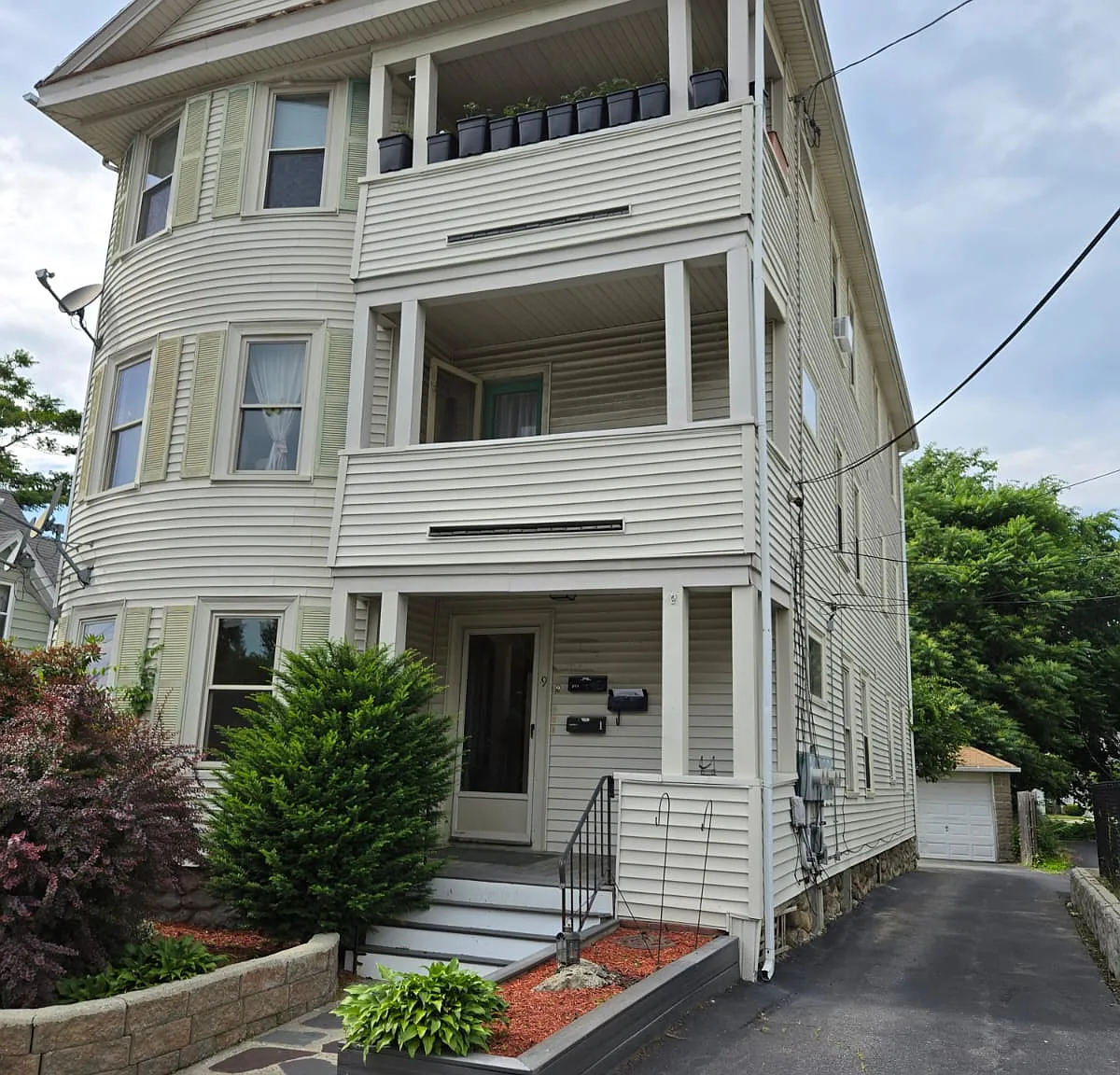 9 Greendale Ave — Photo 2