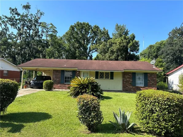 2235 Poinsettia Cir, Brunswick, GA 31520