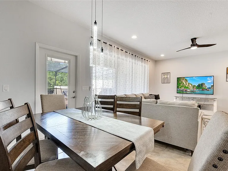 8827 Geneve Ct — Photo 28