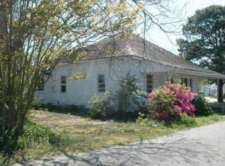 402 E Silver St, Mount Olive, NC 28365