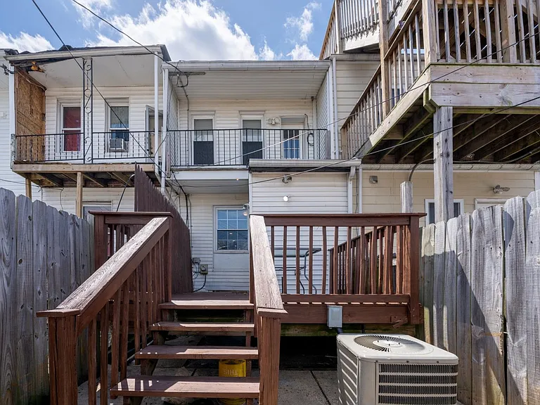 3218 E Lombard St — Photo 20