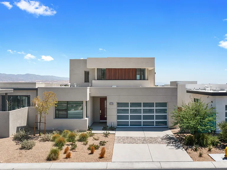 3618 Taylor Dr — Photo 2