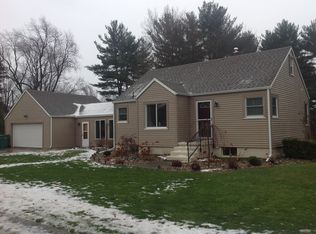 418 W Chestnut St, New Carlisle, IN 46552