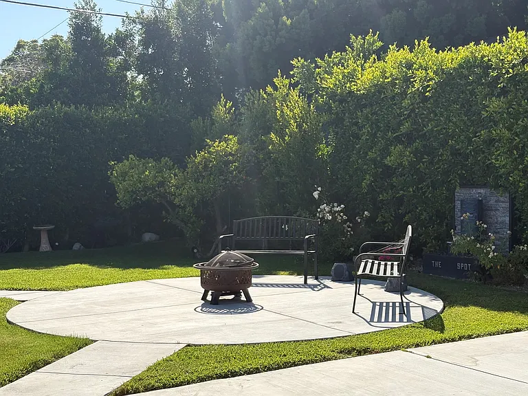 N Griffith Park Dr — Photo 2