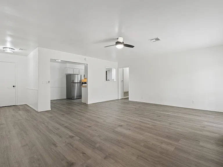 2700 E Shoreridge Ave #2700 — Photo 6