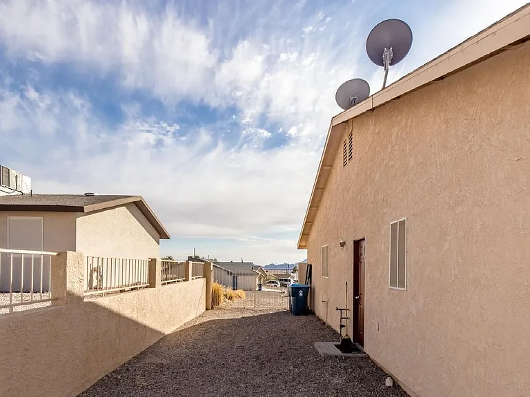 3967 Breakwater Dr — Photo 18