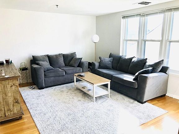 5th image of 124 Tudor St APT G