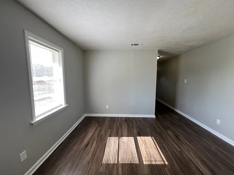 1795 Tampa Cv — Photo 6