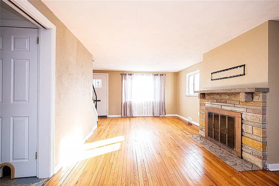 3 bed, 1.5 bath, 1536 sqft, $1,700 — Photo 3