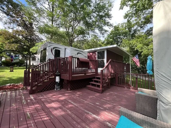 2795 E 28th Rd Lot 692, Seneca, IL 61360