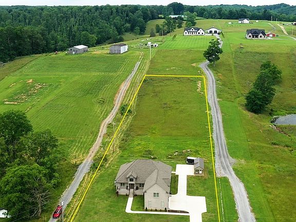 4th image of 1742 Old Gallatin Rd