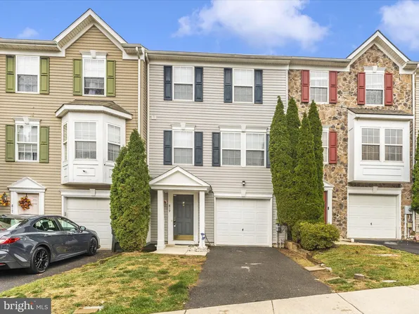 819 Monet Dr, Hagerstown, MD 21740