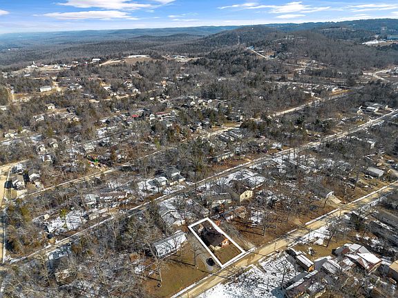 2nd image of 4017 White Oak Road