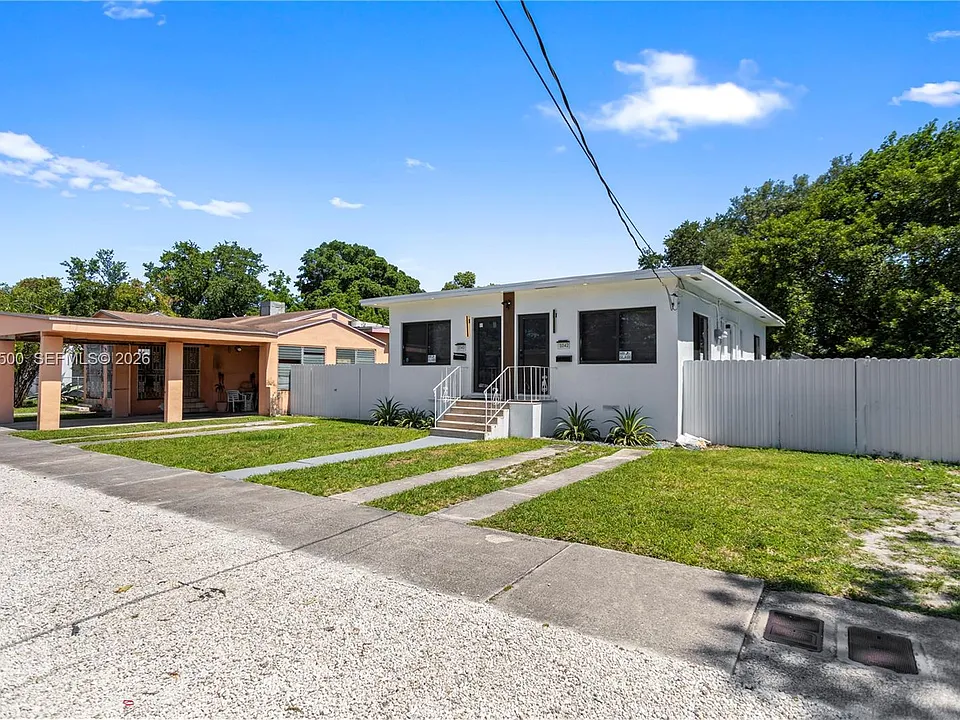 1040 NW 35th St #1040