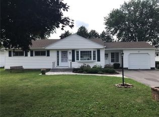 25 W Crest Dr, Rochester, NY 14606