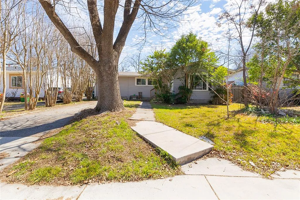 3 bed, 1322 sqft, $2,000 — Photo 1