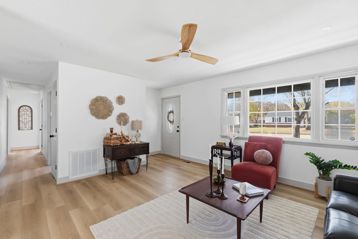 next background image