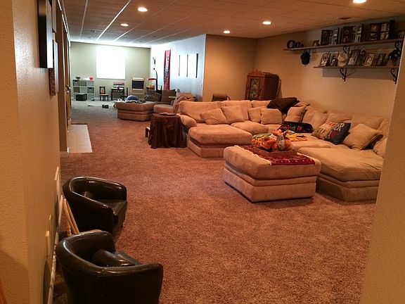 Party lovers family play area : Features: Audio-video room! 1.5 bath. Bedroom. Concrete storm shelte