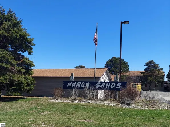 4390 N Us Highway 23 Unit 105, Oscoda, MI 48750