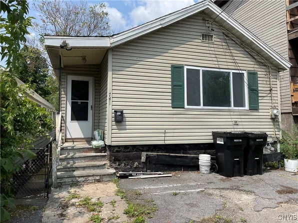 741 E Laurel St, Syracuse, NY 13203