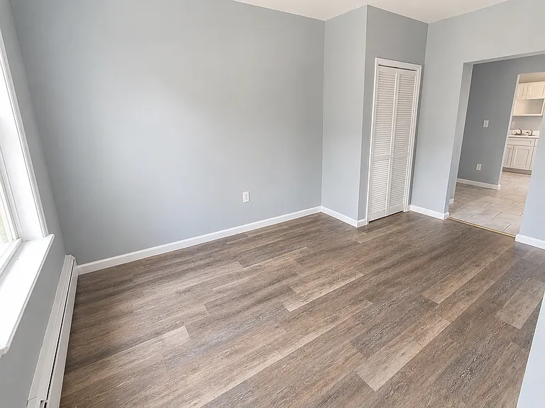 128 E Holsman St #1 — Photo 4