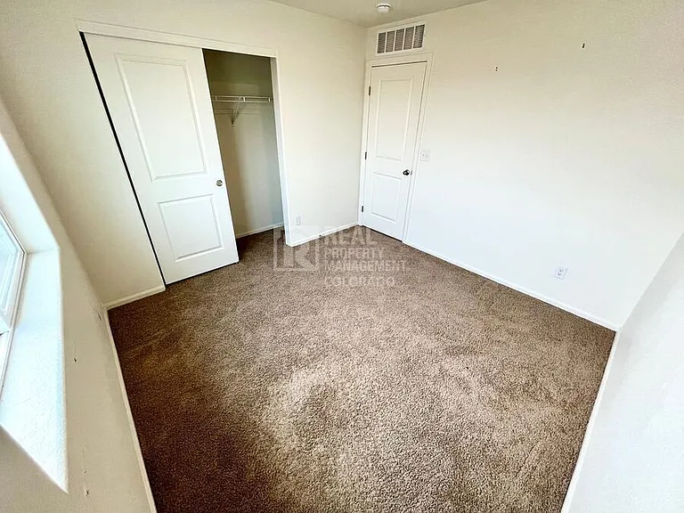 7104 Vermillion St — Photo 15