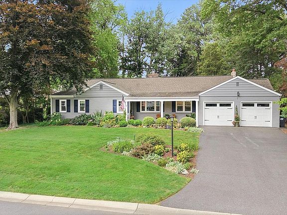 5th image of 7 Westover Cir