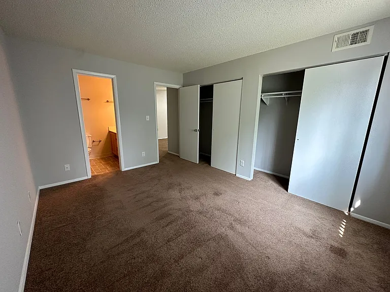 Coventry Court West Apartments — Photo 58