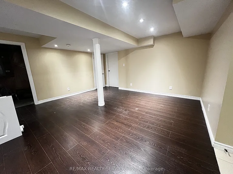 7 Glengowan St #BASEMENT — Photo 8