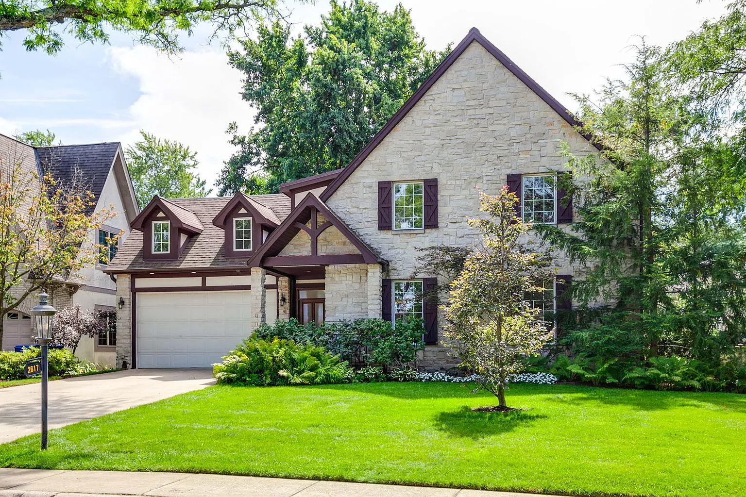 2617 Laurel Ln photo 1