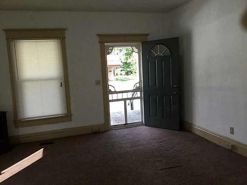 2nd image of 124 N Race St