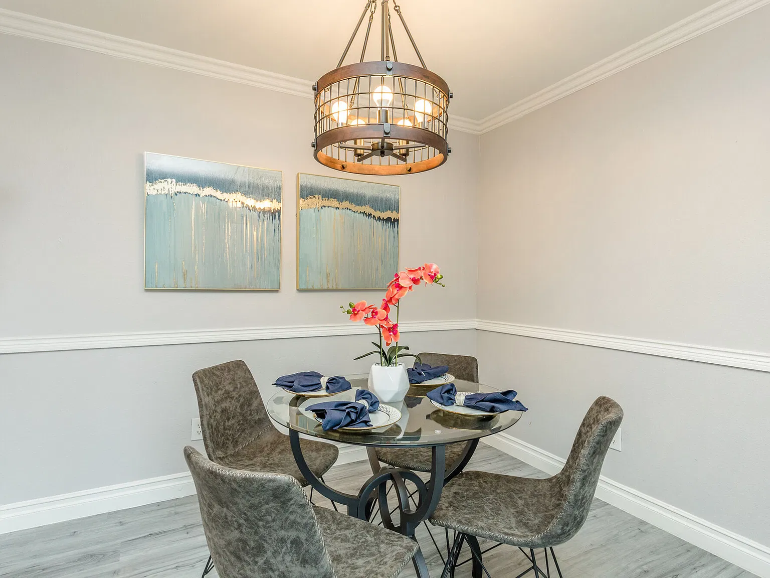 La Estancia Apartments — Photo 3