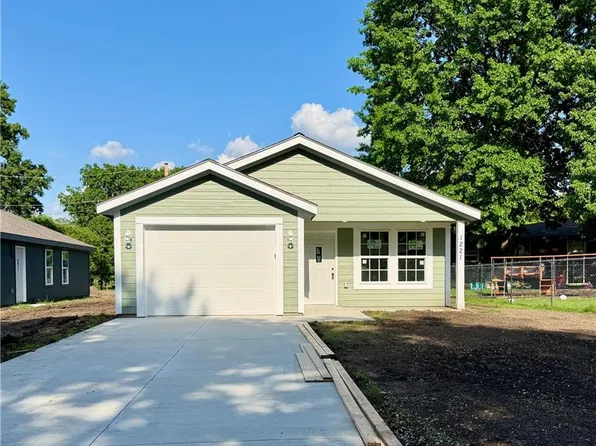 1221 S Maple St, Ottawa, KS 66067